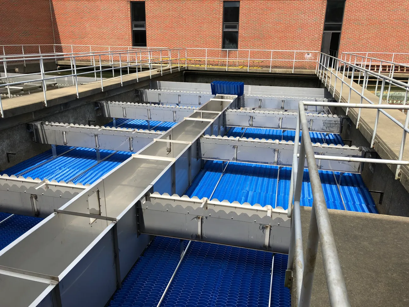 A lamella clarifier installation